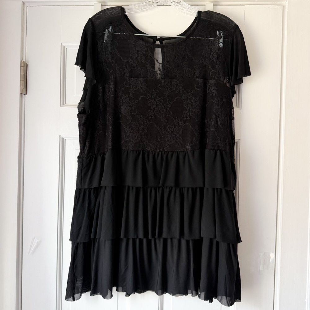 TORRID NWT Black Lace Tiered Top Size 2 (18/20)